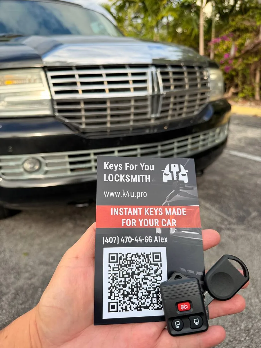 Lincoln Navigator emergency unlock, new key creation and programming in Coral Springs by Keys For You Locksmith