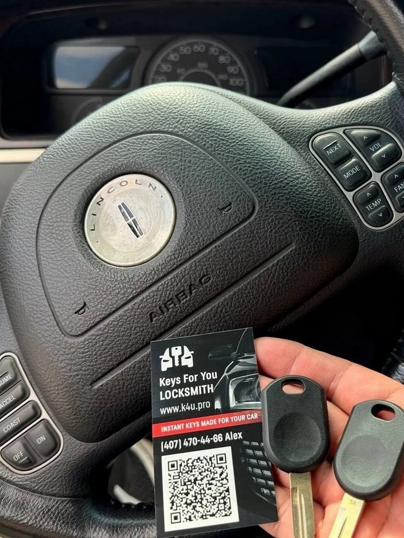 Lincoln Town Car emergency unlock, new key creation and programming in Boynton Beach by Keys For You Locksmith